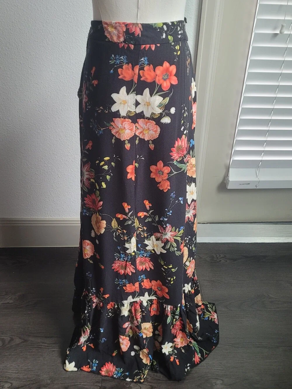 FARM Rio Black Tropical Floral Ruffle High-Low Wrap Skirt Tassels Medium M Boho - Picture 3 of 8